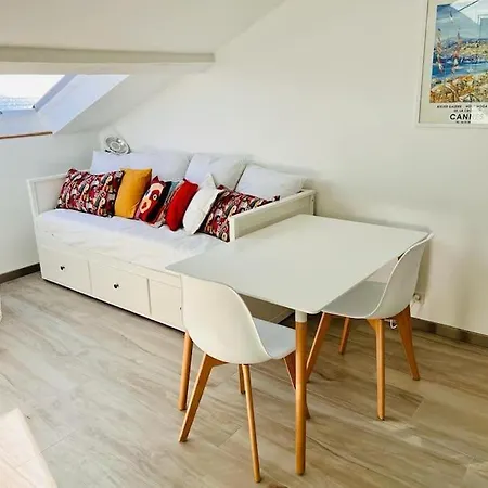 Apartment 2 Pieces, Face A La